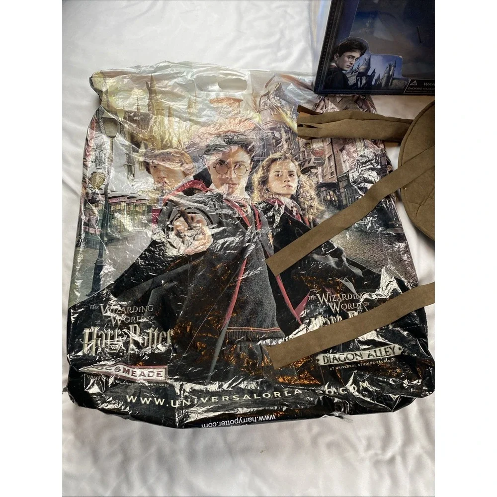 Harry Potter Animated Sorting Hat Wizarding World w Box Need Battery Replacement
